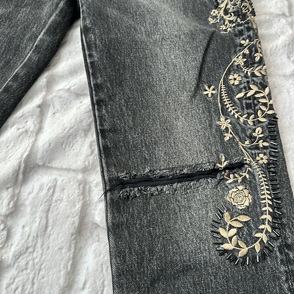 One Teaspoon x Free People Royal Rock Legends Size 26
Embroidered Beaded… - Picture 5 of 12